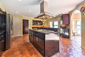 Lakefront Houston House - 1 Mi to Space Center!