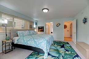 Spacious Grants Pass Home w/ Hot Tub & Views!