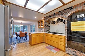 Spacious Grants Pass Home w/ Hot Tub & Views!