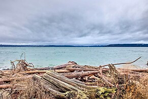 Tacoma 'dash Point Beach Cabin' w/ Balcony!