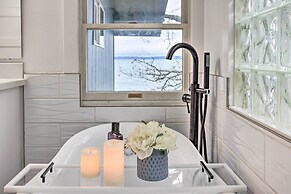 Tacoma 'dash Point Beach Cabin' w/ Balcony!