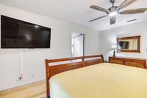 4 Mi to Beach: Coastal Cape Coral Home