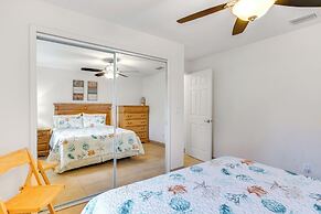 4 Mi to Beach: Coastal Cape Coral Home