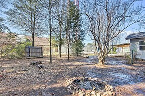 Longview Vacation Rental Home: 4 Mi to Dtwn