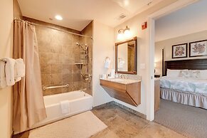 Spacious Branson Condo ~ 3 Mi to Downtown!