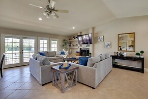 Palm Desert Oasis w/ Hot Tub < 1 Mi to Golf!