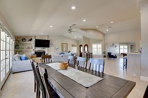 Palm Desert Oasis w/ Hot Tub < 1 Mi to Golf!