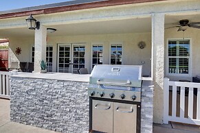 Palm Desert Oasis w/ Hot Tub < 1 Mi to Golf!