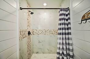 Broken Bow Retreat w/ Large Yard + Fire Pit!