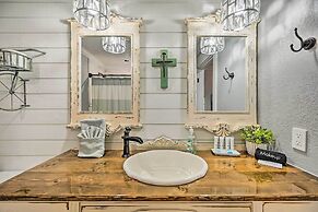 Broken Bow Retreat w/ Large Yard + Fire Pit!