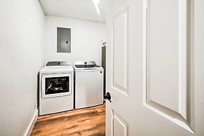 Broken Bow Retreat w/ Large Yard + Fire Pit!