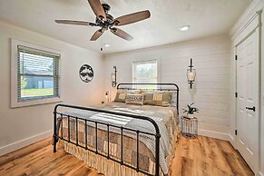 Broken Bow Retreat w/ Large Yard + Fire Pit!