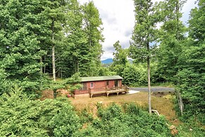 Quaint Log Cabin w/ Views Near West Jefferson