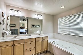 Luxe Heber City Cabin + Hot Tub & Guest House