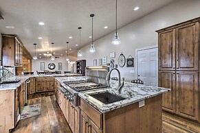 Luxe Heber City Cabin + Hot Tub & Guest House