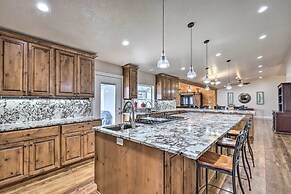 Luxe Heber City Cabin + Hot Tub & Guest House