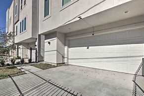 Central Houston Townhouse - 1 Mi to Downtown!