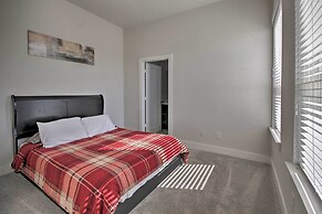 Central Houston Townhouse - 1 Mi to Downtown!