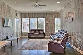 Central Houston Townhouse - 1 Mi to Downtown!