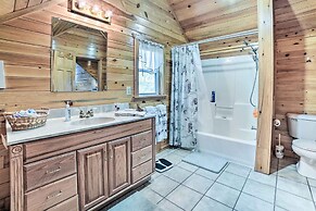 Secluded Lost Lake Cottage w/ Spacious Loft!