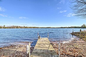Secluded Lost Lake Cottage w/ Spacious Loft!