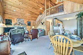 Secluded Lost Lake Cottage w/ Spacious Loft!