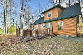 Secluded Lost Lake Cottage w/ Spacious Loft!