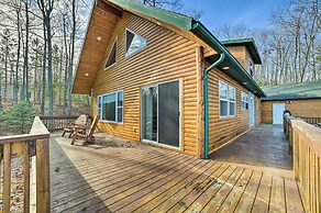 Secluded Lost Lake Cottage w/ Spacious Loft!