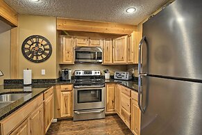 Cozy Bellaire Condo w/ Balcony - 3 Mi to Skiing!