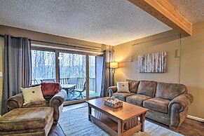 Cozy Bellaire Condo w/ Balcony - 3 Mi to Skiing!