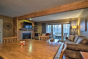 Cozy Bellaire Condo w/ Balcony - 3 Mi to Skiing!