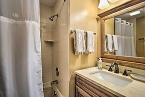 Cozy Bellaire Condo w/ Balcony - 3 Mi to Skiing!