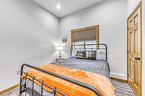 Modern Mtn Home w/ Sports Court, Near Alto Lake!