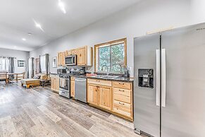 Modern Mtn Home w/ Sports Court, Near Alto Lake!