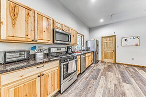 Modern Mtn Home w/ Sports Court, Near Alto Lake!