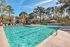 Balcony, Beach & Pool Access: Hilton Head Condo!