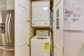 Balcony, Beach & Pool Access: Hilton Head Condo!