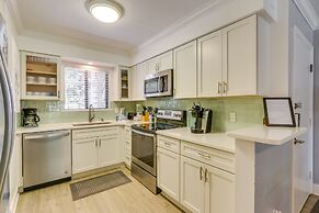 Balcony, Beach & Pool Access: Hilton Head Condo!