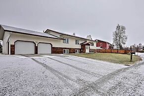 Fairbanks Alaskan Abode ~ 1 Mile to Pioneer Park!