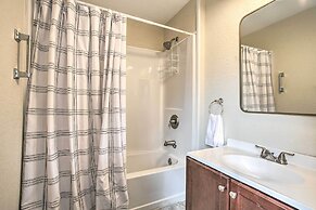 Walk to Coast: Galveston Bay Retreat w/ Grill