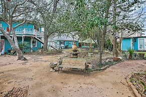 Walk to Coast: Galveston Bay Retreat w/ Grill