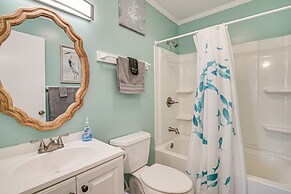 Coastal Condo on Beach w/ Community Pool Access!