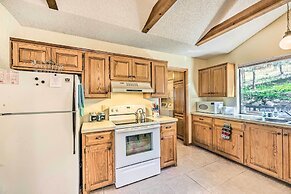 Quiet Ruidoso Getaway ~ 18 Mi to Ski Apache!