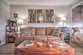 Studio ~ 3 Mi to Great Smoky Mountain Nat'l Park!