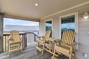 Private Beach Access: Coastal Freeport Home!