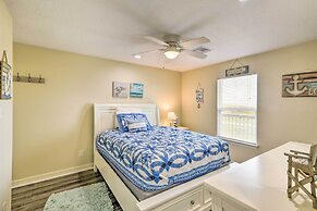 Private Beach Access: Coastal Freeport Home!