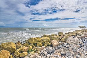 Private Beach Access: Coastal Freeport Home!