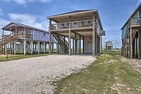 Private Beach Access: Coastal Freeport Home!