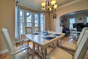 1 Block to Bridge Street: Lake Erie Vacation Home!