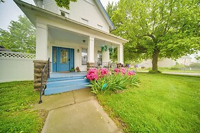 1 Block to Bridge Street: Lake Erie Vacation Home!